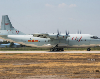 Сборная модель Китайский многоцелевой транспортный самолет Shaanxi Y-8 ( 1/144, Hobby Boss )