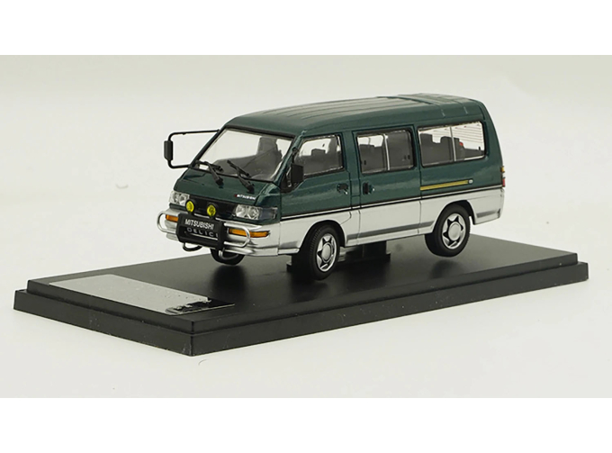 MITSUBISHI Delica Van (1986), green metallic / silver