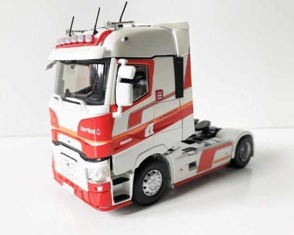 RENAULT T520 High с люстрой "CENTAURE" 2019