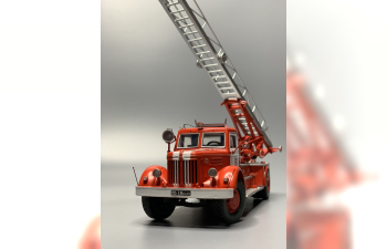 Сборная модель Пожарная автолесница АМ-32(200) колеса смола