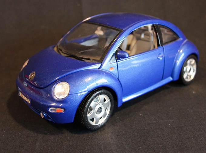 VOLKSWAGEN New Beetle, blue