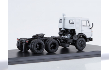 Камский грузовик 54112 седельный тягач, серый