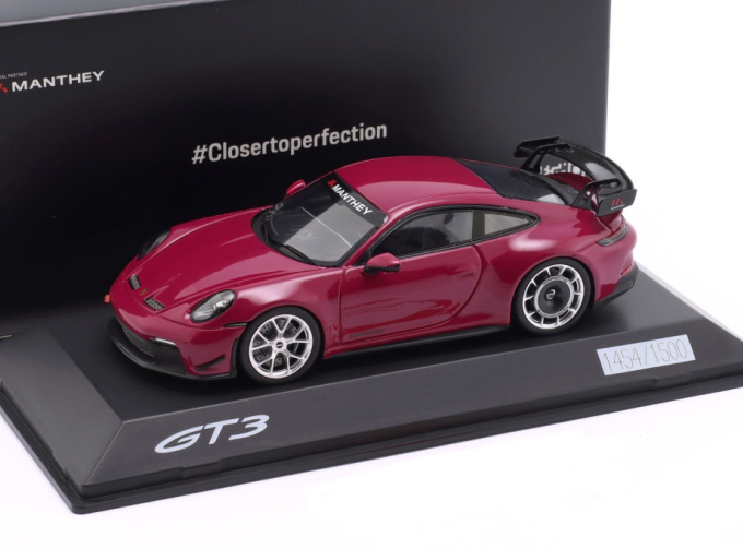 PORSCHE 911 (992) GT3 mit Manthey-Kit (2024), star ruby