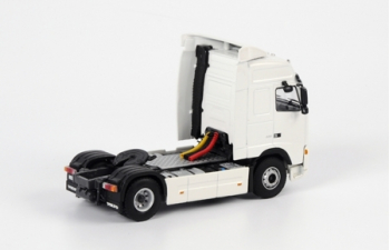 VOLVO FH2 Globetrotter 4x2, White Line 1:50, белый