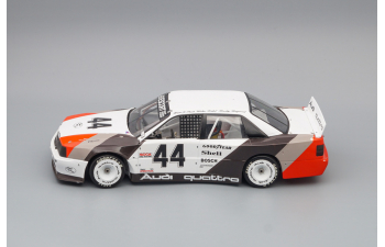 AUDI 200 Quattro #44, white