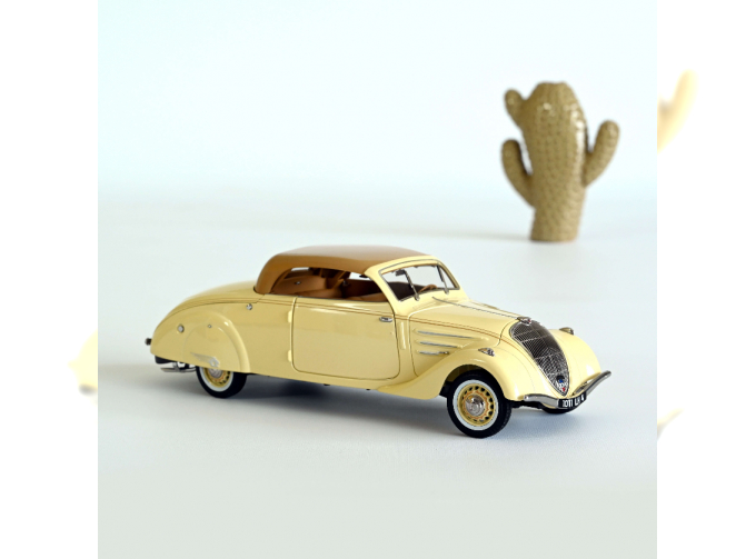 PEUGEOT 402 Eclipse (купе-кабриолет) 1937 Beige/Caramel