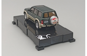 NISSAN Patrol Y61 (1997), green / white gold