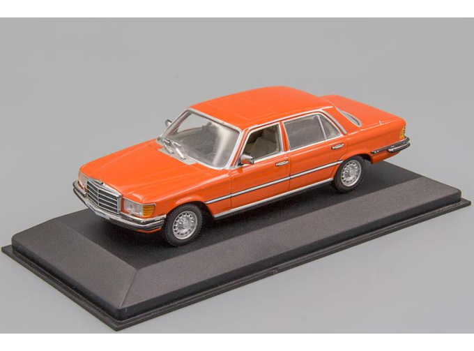 MERCEDES-BENZ 450 SEL 6.9, dark orange