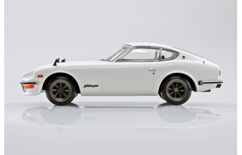 Сборная модель Nissan S30 Fairlady Z Custom, white