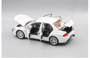 MITSUBISHI Lancer Evolution IX, белый, 20 см.