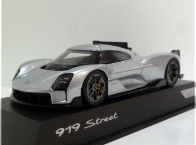 PORSCHE 919 Street (2017), silver