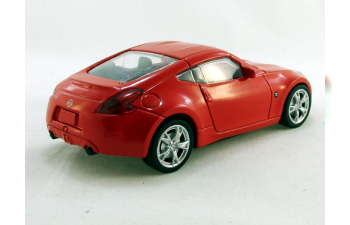 NISSAN 370Z, красный