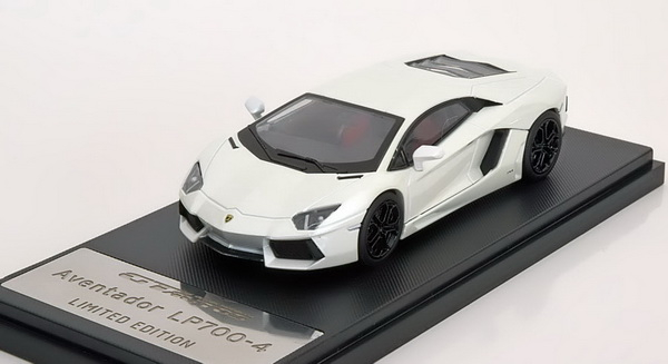 LAMBORGHINI Aventador LP700-4 2013 Mettalic White