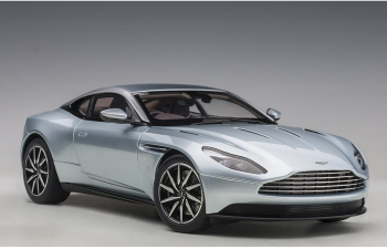 Aston Martin DB11 серебристый