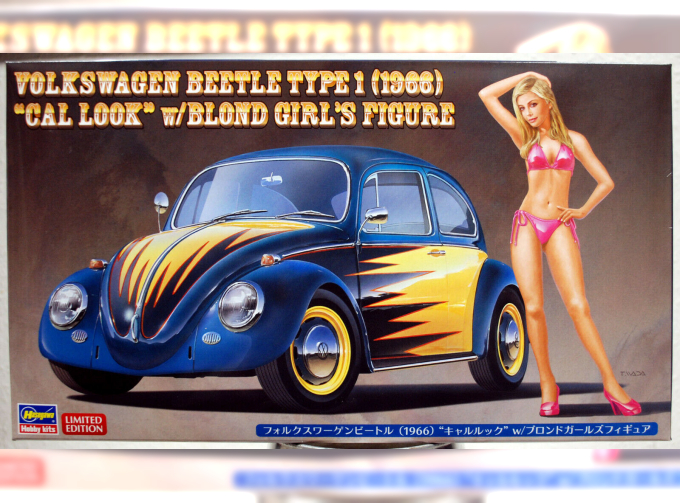 Сборная модель Автомобиль Volkswagen Beetle (1966) Cal Look w/Blond Girls Figure