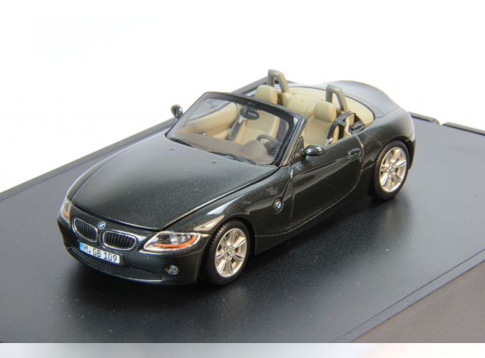 BMW Z4 Roadster, grey