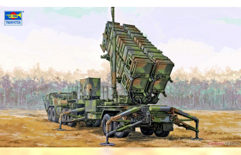 Сборная модель M983 HEMTT / M901 Launching Station with MIM-104 Patriot