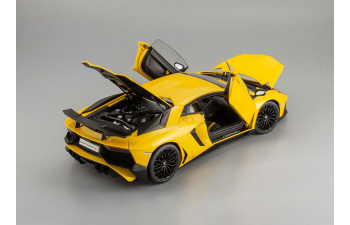 LAMBORGHINI Aventador LP750-4 SV (2015), yellow