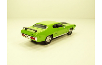 PLYMOUTH GTX (1971), green