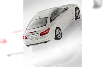 MERCEDES-BENZ E-Klasse C207 (2009), white diamond