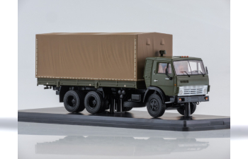 Камский грузовик 53212 бортовой (с тентом), зеленый