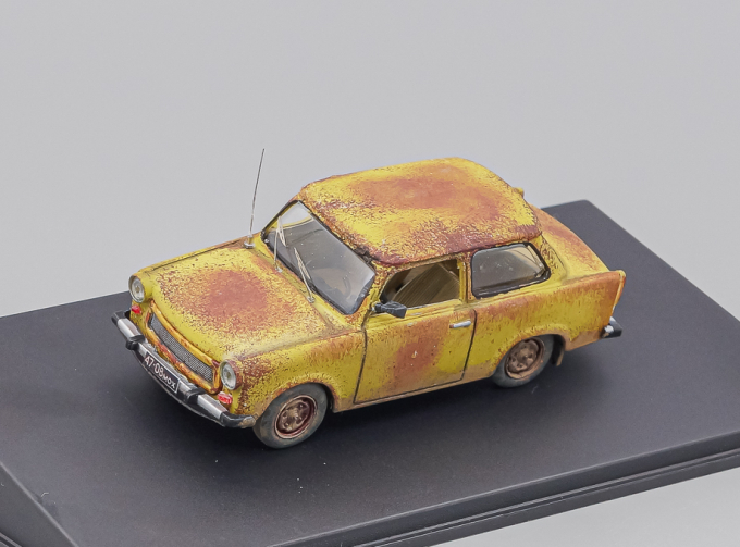 TRABANT 601, желтый