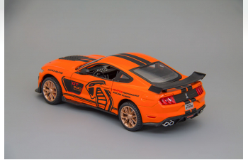 SHELBY Mustang GT500, оранжевый