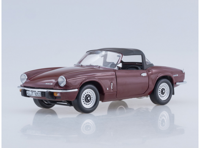 TRIUMPH Spitfire MK IV Closed Convertible (1970), damson red