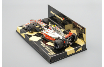 VODAFONE McLAREN MERCEDES MP4/24 Heikki Kovalainen (2009), серебристый с красным