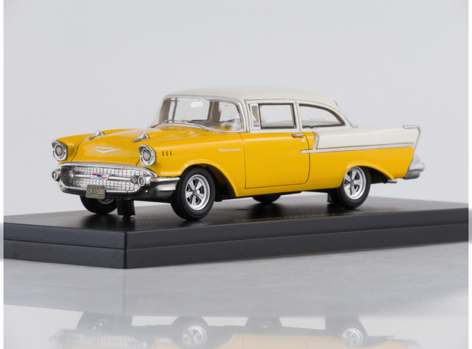 CHEVROLET 150 2-Door Sedan Yellow/White