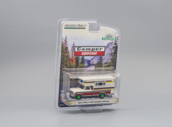 (Greenlight!) FORD F-250 Camper Special with Large Camper 1974 Candy Apple Red/White