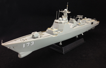 Сборная модель Chinese Navy Type 052D Missile Destroyer 'Changsha' (173)