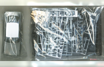 Сборная модель Isuzu 117 Coupe Поздняя версия (☆☆XE) с крутой фигурой девушки-красавицы