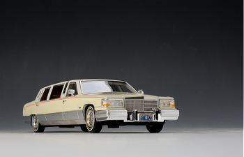 CADILLAC Brougham Limousine 1991, белый