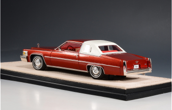 CADILLAC Coupe Deville (1978), Carmine Red Metallic