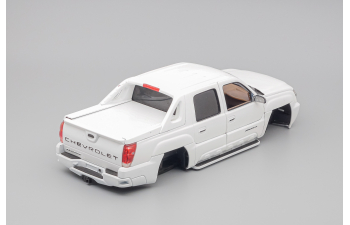 CHEVROLET Avalanche, white