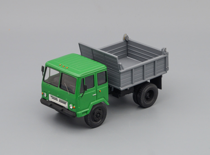 КАЗ-ММЗ-4502 самосвал, зеленый