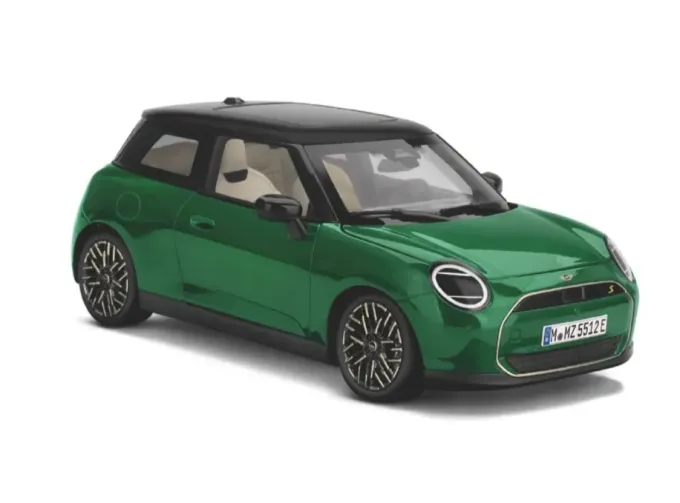 MINI Cooper Se (2023), British Racing Green