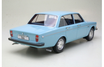 VOLVO 144 (1970), light blue