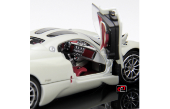 PAGANI Utopia, white