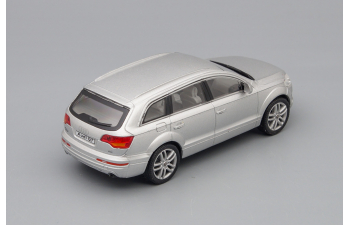 AUDI Q7, silver metallic