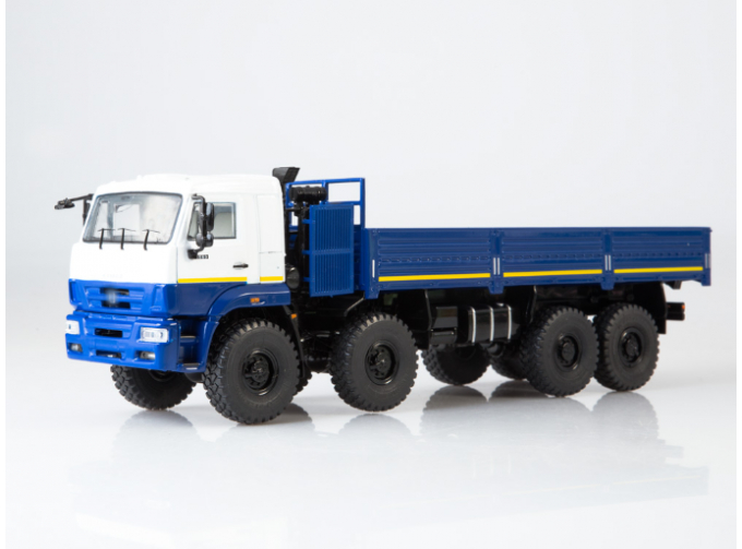 Камский грузовик 6560 бортовой (рестайлинг), белый / синий