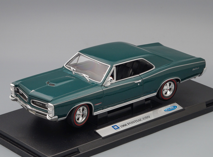 PONTIAC GTO 1966, green metllic