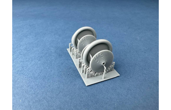 Колеса с ажурными вырезами на ободах для Nieuport 11