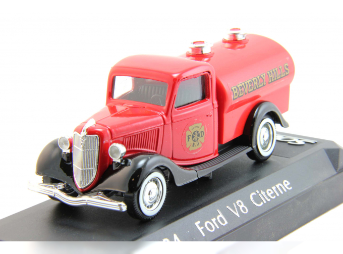 FORD V8 Citerne, red