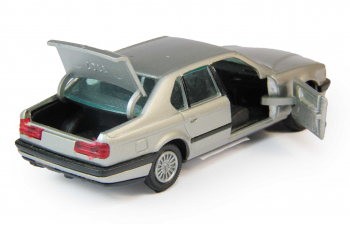 BMW 735i Limousine, silver