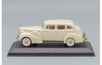 PACKARD Super 8 Formal Sedan 61 (1940), cream