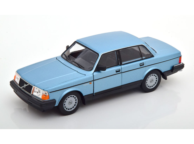 VOLVO 240 GL Saloon, light blue-metallic
