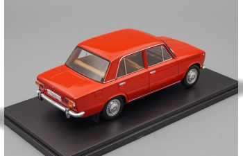 LADA 1200 Saloon, red