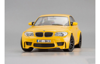 BMW 1er M Coupe (2011), yellow